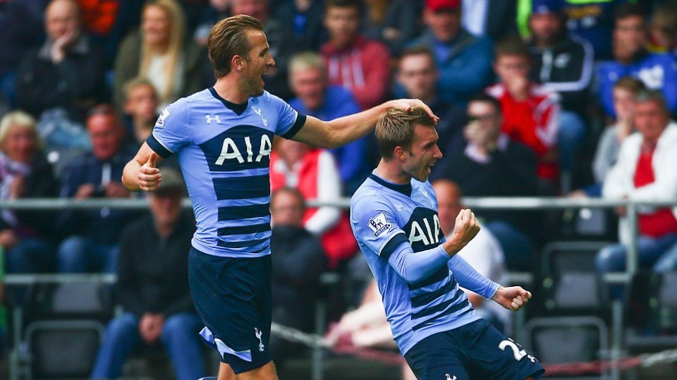 Kane fez um gol contra bisonho, mas Eriksen compensou com duas cobran&ccedil;as de falta mortais