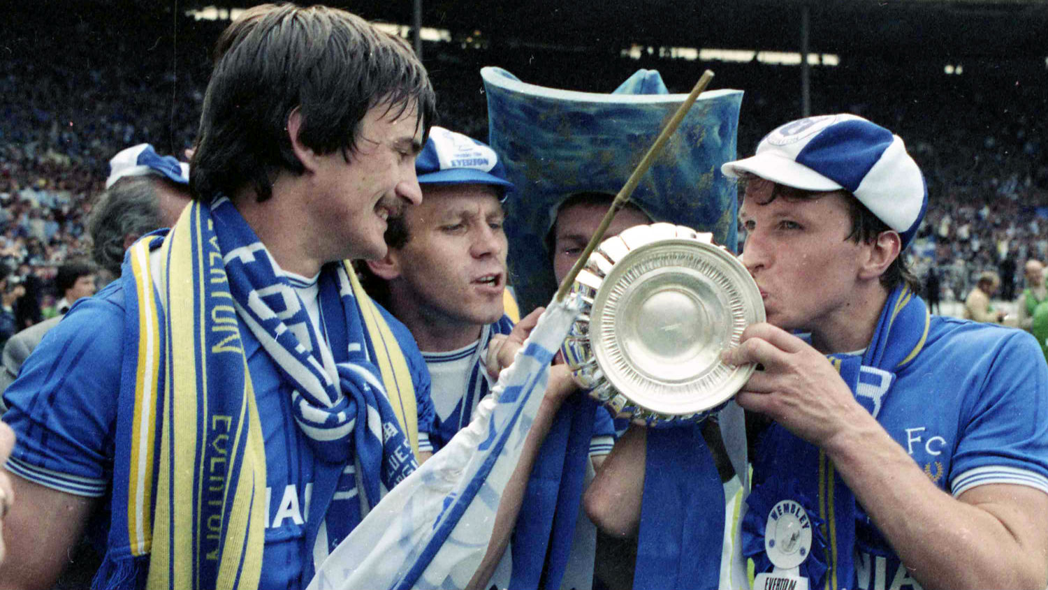 [Arquivo Padrim] Como o futebol internacional era transmitido para o Brasil antes das TVs a cabo