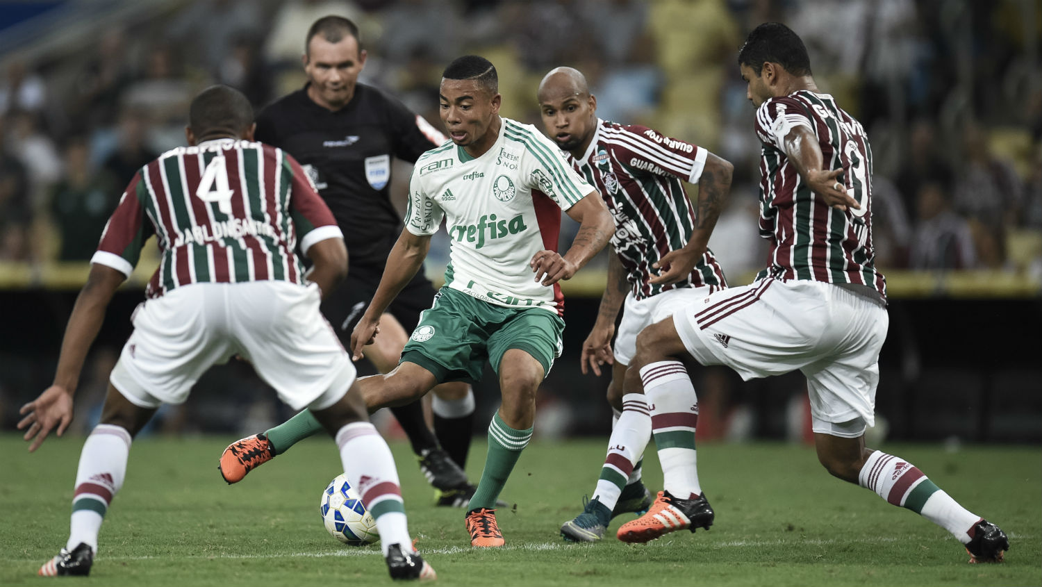 Fluminense perde a chance de decidir o confronto, e o Palmeiras sobrevive