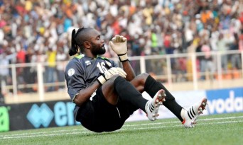 Dança, Kidiaba! Com direito a pintura, Mazembe vence e fica a um empate do Mundial