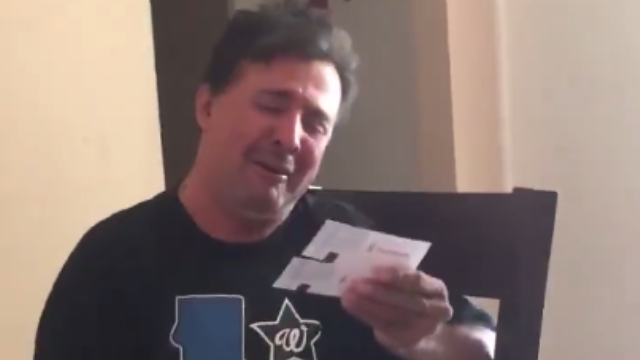 A emo&ccedil;&atilde;o de um imigrante mexicano ao ganhar ingressos para ver sua sele&ccedil;&atilde;o pela primeira vez