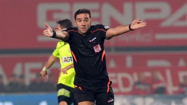 Por causa de um pênalti não marcado, dirigente turco trancou árbitro no vestiário do estádio