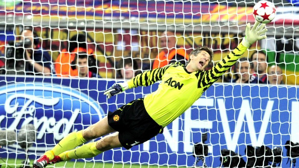 Os 45 anos de Van der Sar: mais que vencedor, um goleiro completo