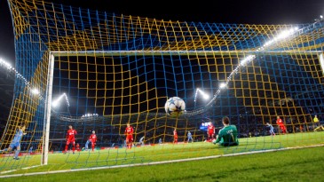 Um frangaço de Leno deixa até o Bate Borisov com chances de classificação na Champions