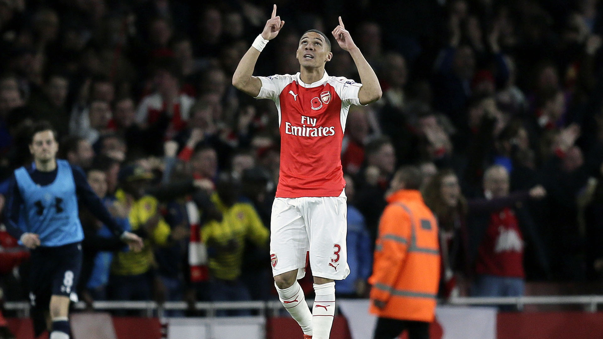 Um cruzamento, uma substitui&ccedil;&atilde;o e Arsenal arranca empate do Tottenham