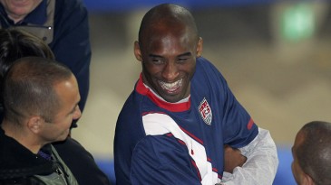 O principal esporte no coração de Kobe Bryant é o basquete. O segundo é o futebol