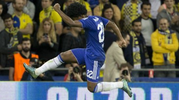 O talento de Willian nas cobranças de falta foi mais uma vez decisivo para o Chelsea