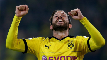 Castro teve noite de craque e Dortmund jogou o fino no 2º tempo para golear o Stuttgart