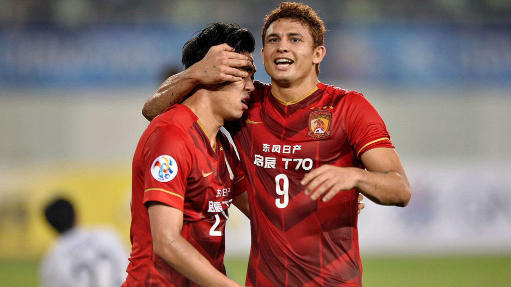 Entre as estrelas do Guangzhou, quem decidiu (de novo) foi Elkeson com uma pintura