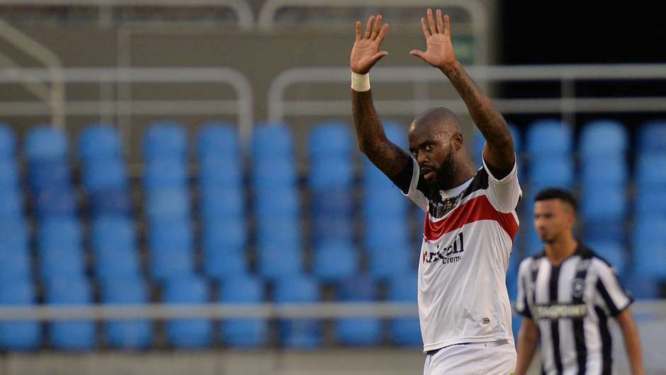 Santa colocou &aacute;gua no chope do Botafogo e deixou acessos &agrave; S&eacute;rie A pr&oacute;ximos da defini&ccedil;&atilde;o