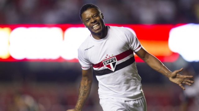 [V&iacute;deo] O gola&ccedil;o de Michel Bastos ajudou o S&atilde;o Paulo a refor&ccedil;ar suas chances na Libertadores