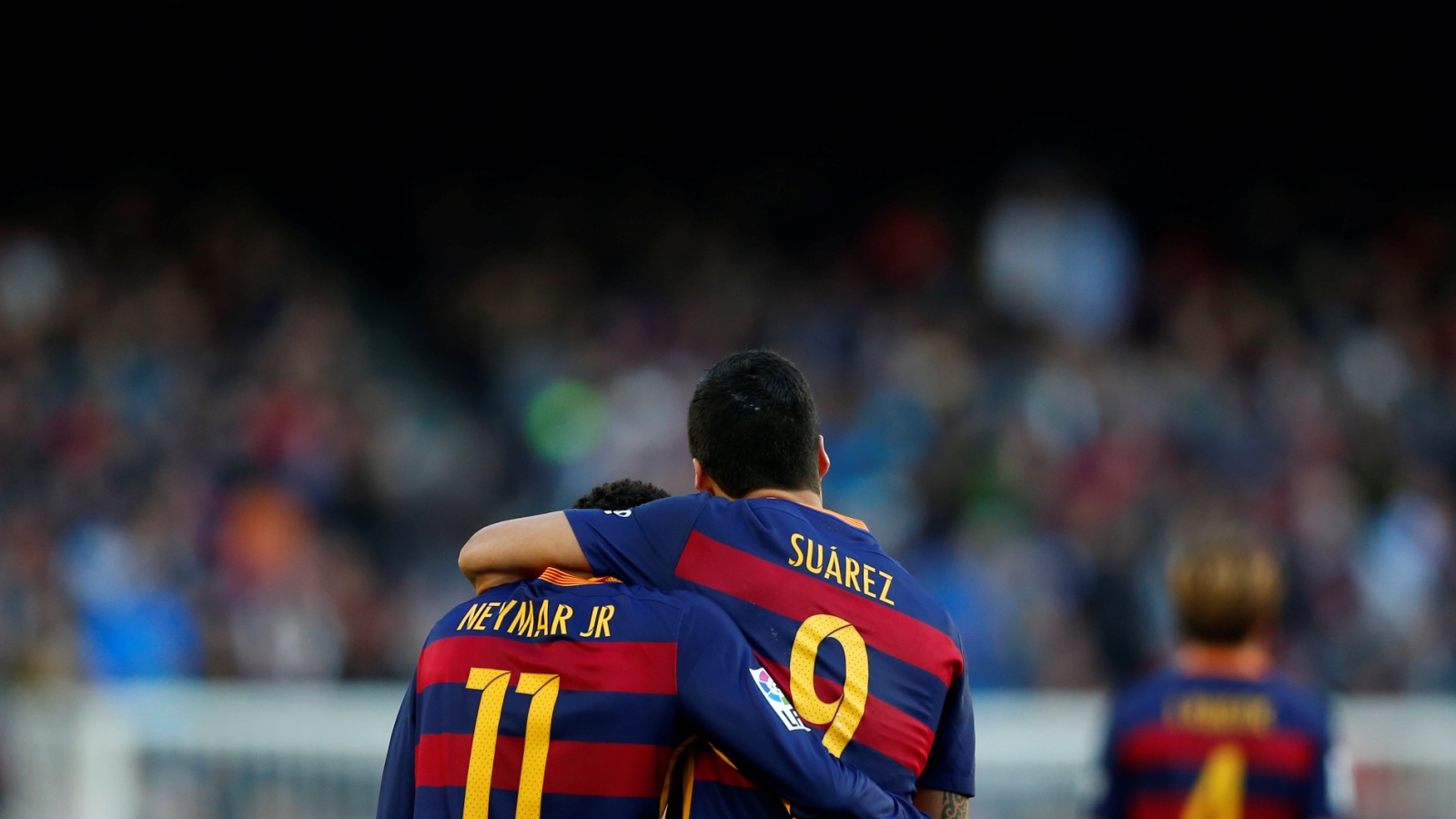 Enquanto o Brasileir&atilde;o vai para os &uacute;ltimos suspiros, Bar&ccedil;a e Bayern sofrem amea&ccedil;as reais