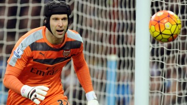O privilégio que é ver Petr Cech escrevendo a história na Premier League