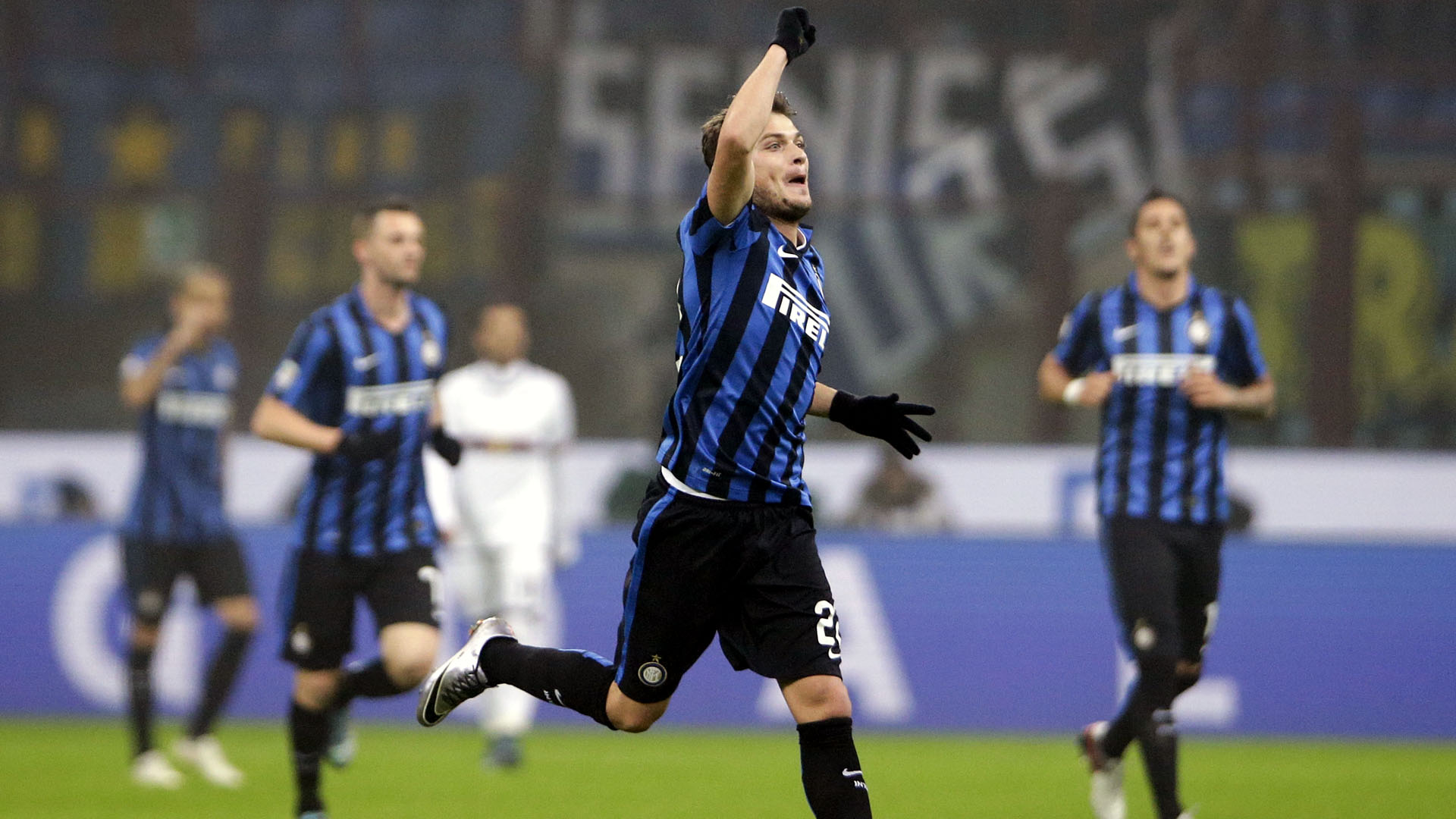 O talento de Ljajic ajuda a Inter a seguir na disputa pelo t&iacute;tulo