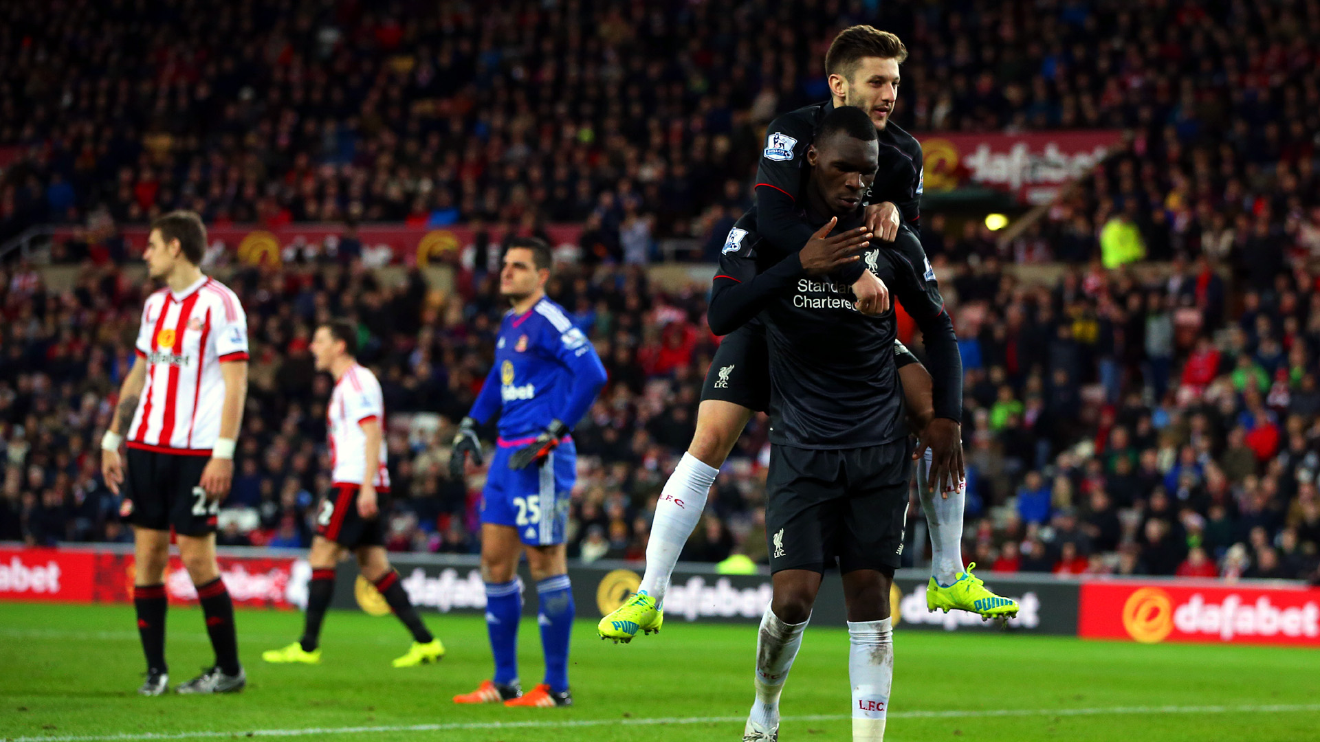 Mannone quase impediu, mas Liverpool arrancou vit&oacute;ria sofrida do Sunderland