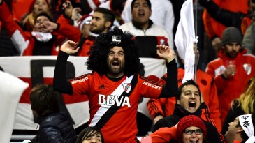 Fim de semana na TV tem final do Mundial, Chelsea sem Mourinho, Seleção feminina e europeus