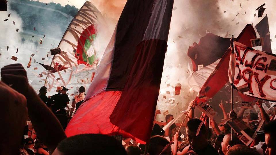 Experimente como &eacute; estar no meio da insana torcida do CSKA Sofia neste v&iacute;deo em 360&ordm;