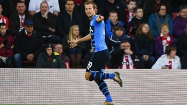 Harry Kane fez um golaço para coroar sua boa fase e a do Tottenham