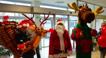 Ultras do Lens fazem o Natal de crianças em hospital e doam 350 brinquedos