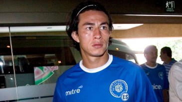 Assassinato do recordista em jogos pela seleção salvadorenha expõe a guerra que vive o país