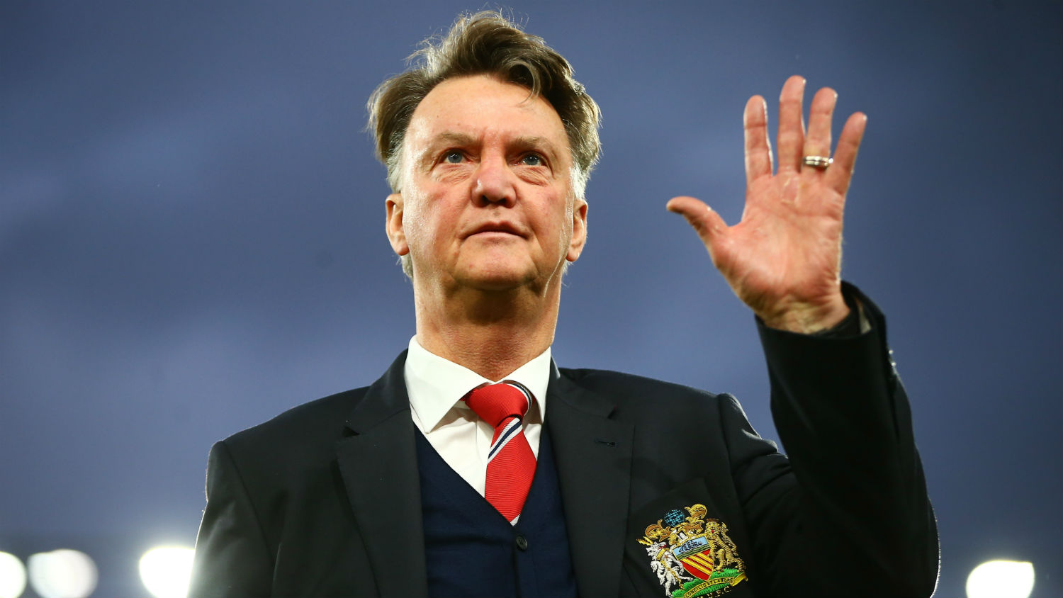 Van Gaal tem explica&ccedil;&atilde;o para a debandada de atacantes do United: &ldquo;N&atilde;o acredito em concorr&ecirc;ncia&rdquo;