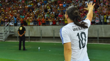 Respeita o Safadão! Olha que golaço de falta ele fez