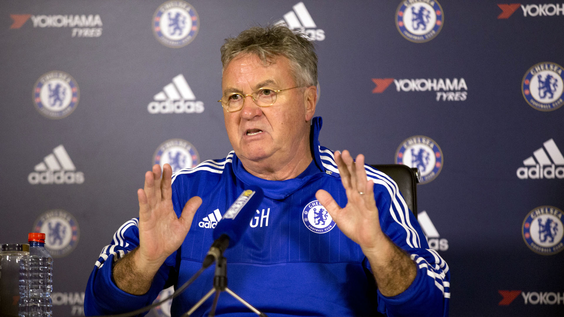 Rebaixamento e Falcao com les&atilde;o s&eacute;ria: o Chelsea tem muitas preocupa&ccedil;&otilde;es