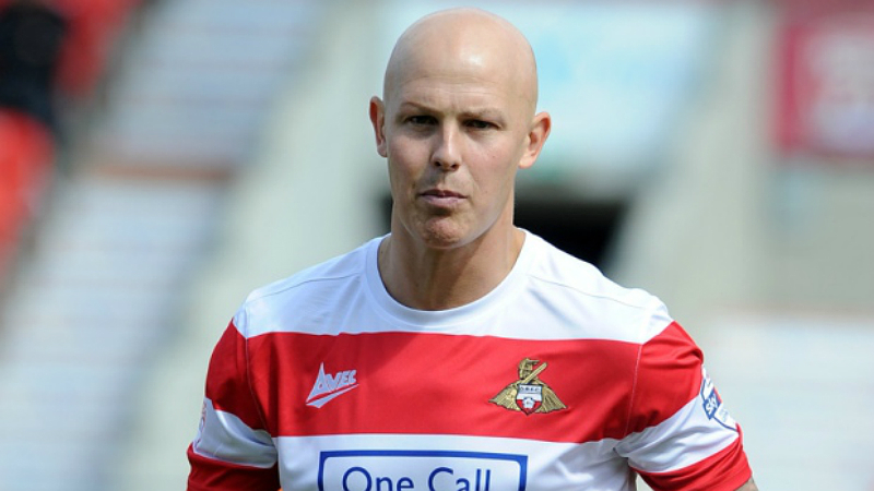 O que acontece quando voc&ecirc; &eacute; um jogador e a torcida advers&aacute;ria te reconhece no trem?