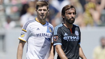 [Vídeo] Quem ganha? TV inglesa chamou Pirlo, Gerrard e Lampard a desafio de habilidade