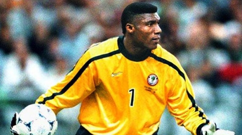 O pr&iacute;ncipe nigeriano que recusou o trono para ir &agrave; Copa de 1998, e n&atilde;o se arrepende