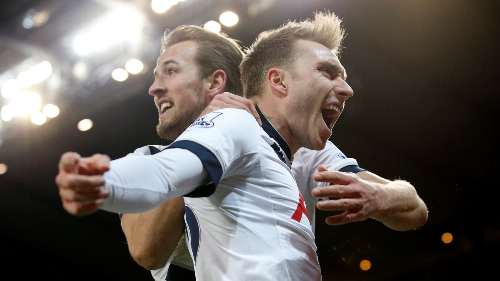 Garotada do Tottenham segue voando e n&atilde;o se intimidou para bater o City em Manchester