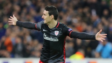 Do meio da rua, de primeira, por cobertura: o prêmio de golaço da Liga Europa já é de Aduriz?