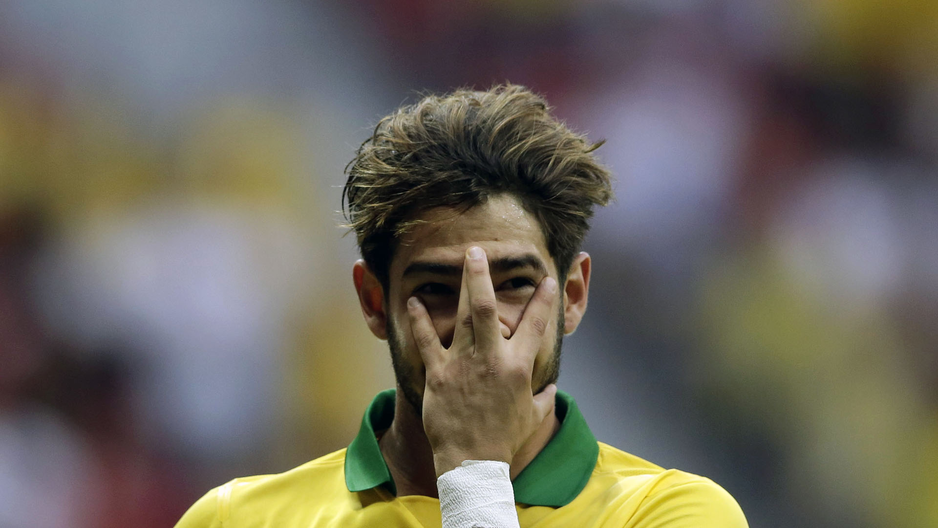 Alexandre Pato no &uacute;ltimo jogo que vestiu a camisa da Sele&ccedil;&atilde;o, no dia 7 de setembro de 2013 (AP Photo/Felipe Dana)