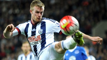 Torcida do West Brom fará um belo gesto para se desculpar com meia acertado por moeda