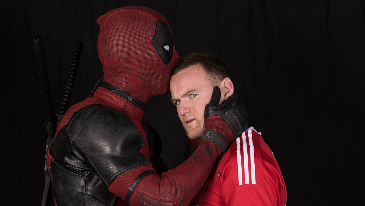 Deadpool &eacute; o refor&ccedil;o do United para o resto da temporada. Pelo menos nos sonhos do her&oacute;i