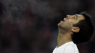 Hakan Sukur pode pegar até quatro anos de prisão por insultar presidente da Turquia no Twitter