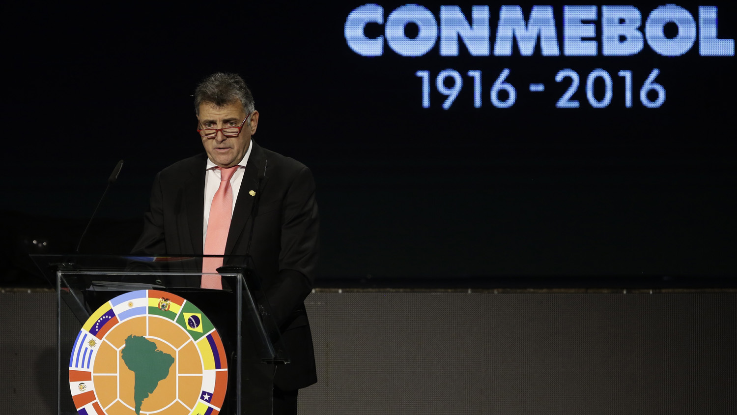 Libertadores come&ccedil;a depois da Conmebol viver o caos, na pol&iacute;tica, na TV e na Justi&ccedil;a