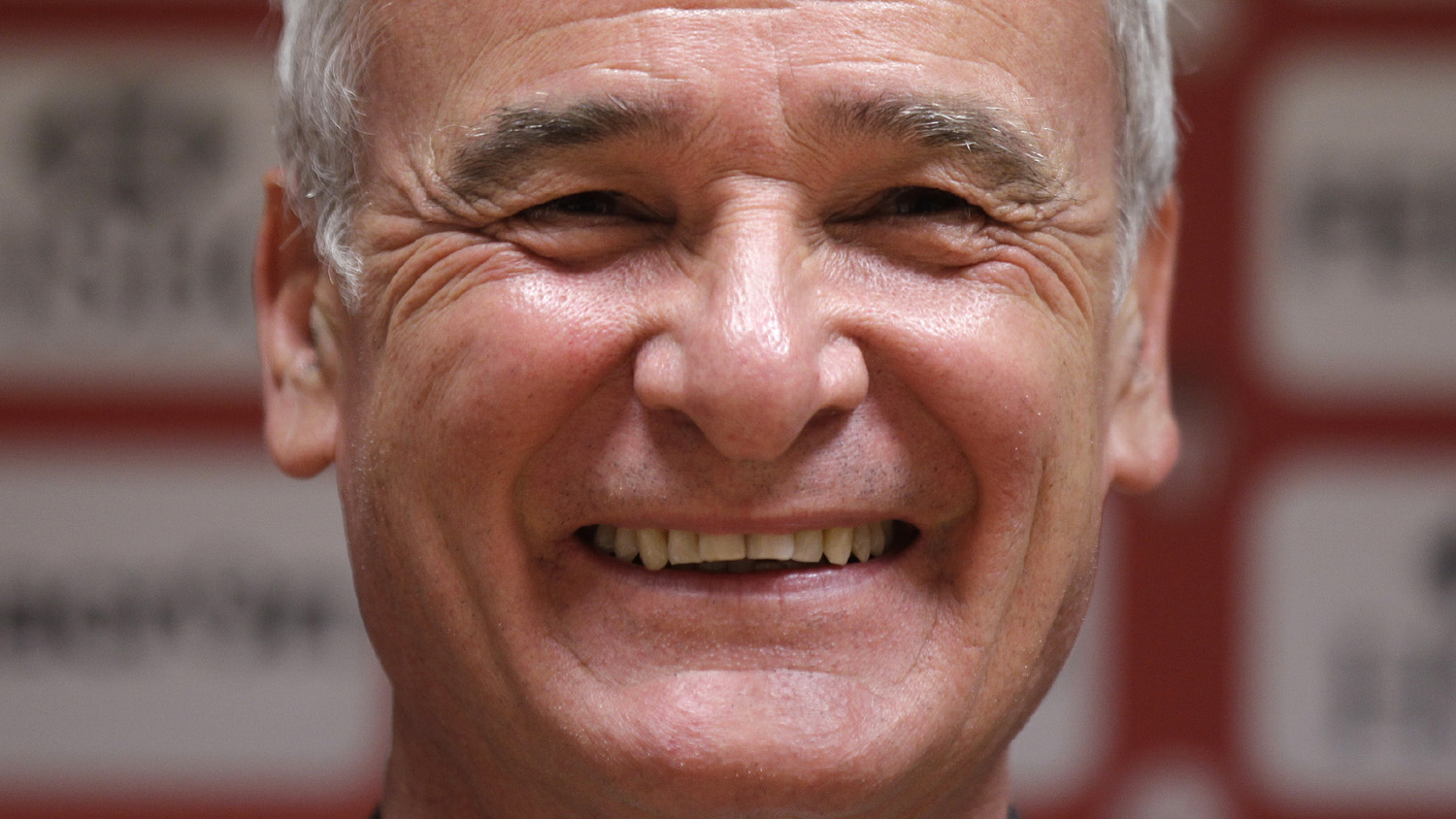 Ranieri se recusa a adotar slogan de Obama: &ldquo;Se eu mantiver o suspense, &eacute; melhor para voc&ecirc;s&rdquo;