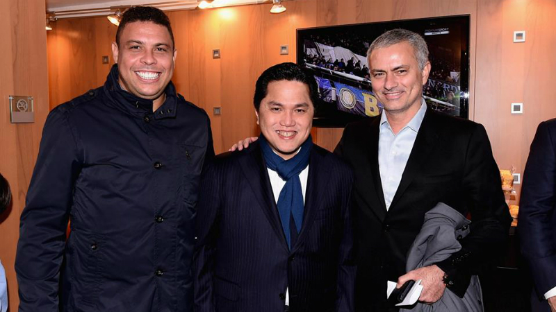 Ronaldo e Mourinho tiveram recep&ccedil;&otilde;es opostas da torcida da Inter na volta ao Giuseppe Meazza