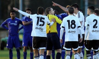 [Vídeo] Champions sub-19 contou com um dos erros de arbitragem mais gritantes dos últimos tempos