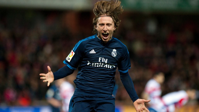 Vil&atilde;o por culpa do juiz, Modric acertou um chuta&ccedil;o para terminar a noite como her&oacute;i