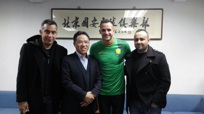 Renato Augusto &eacute; apresentado no Beijing Guoan