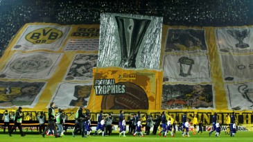 [Vídeo] Os bastidores de uma ideia genial: Como a torcida do Dortmund criou seu álbum gigante