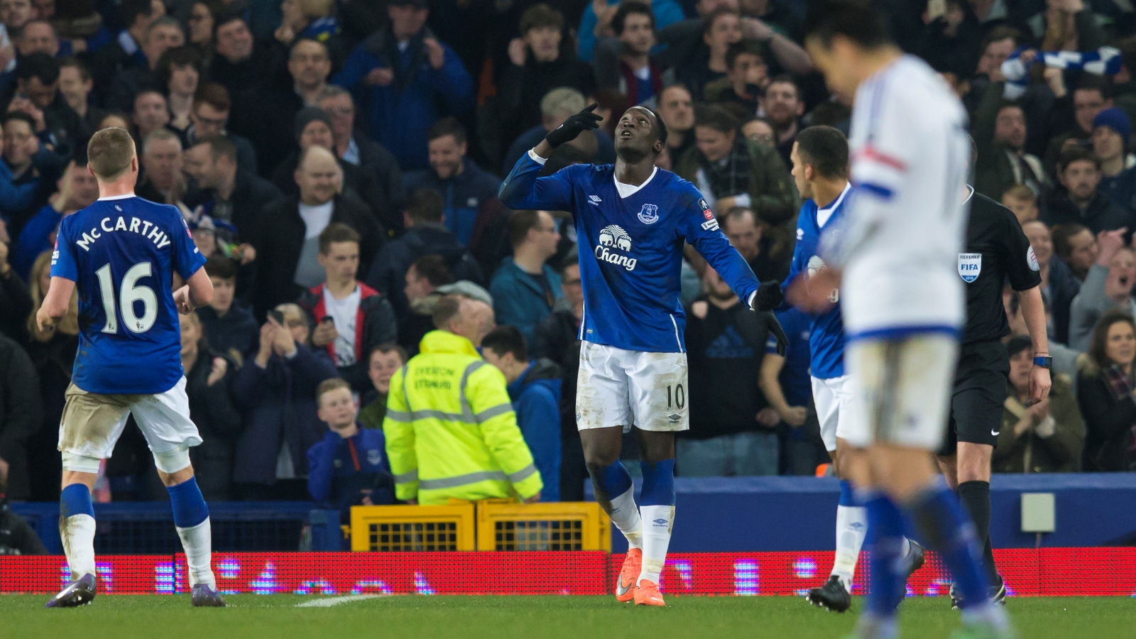 Lukaku ampliou o arrependimento do Chelsea, ainda mais com o descontrole de Diego Costa