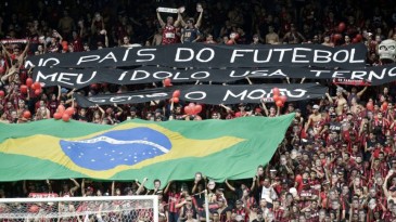 Atletiba na Arena da Baixada foi marcado por protestos contra governo e apoio a Moro