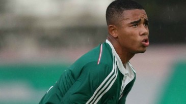 Saiu a primeira vitória de Cuca no Palmeiras, e com um golaço de Gabriel Jesus