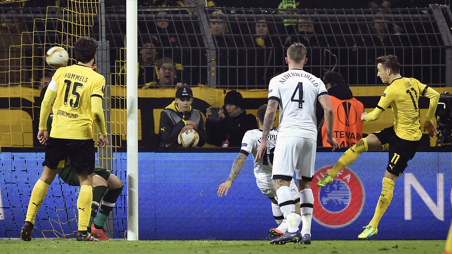 O baile sobre o Tottenham, comandado por Reus, faz do Dortmund ainda mais favorito na Liga Europa