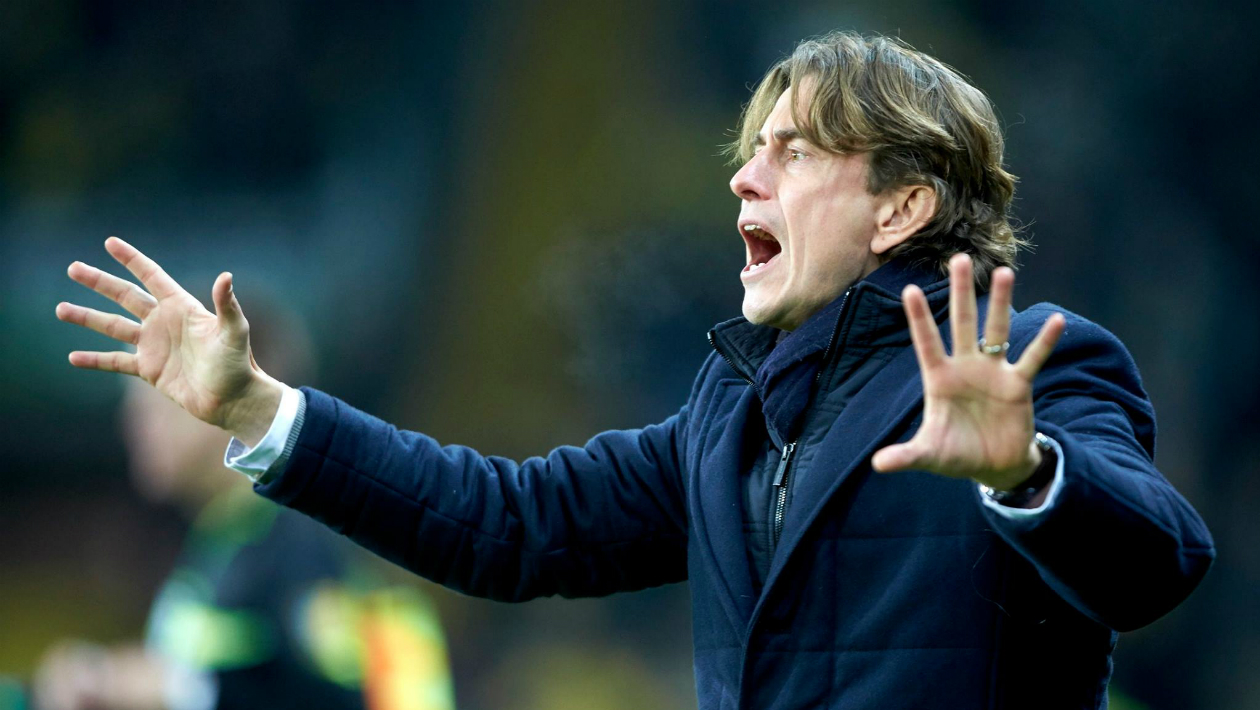Presidente do Brondby usa conta do filho em f&oacute;rum para criticar o pr&oacute;prio t&eacute;cnico, que se demite