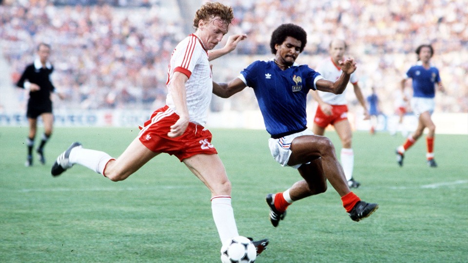 Os 60 anos de Boniek, um craque por onde passou e tamb&eacute;m um grande ser humano