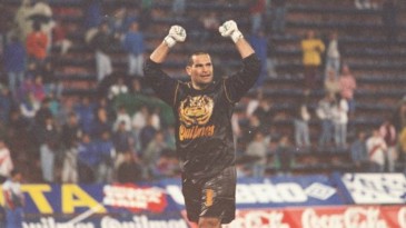 Há 20 anos, Chilavert marcava, do meio-campo, o gol mais espetacular de sua carreira